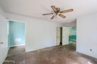 409 S Bodenheimer Street, Burgaw, NC 28425 — 3-bedroom home, Burgaw, NC, photo 12 of 33: 12-web-or-mls-409 S Bodenheimer St-112