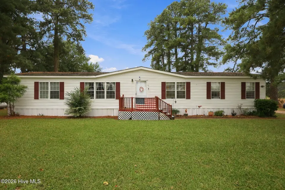 727 Ball Road, Washington, NC 27889 — 3-bedroom manufactured home, Washington, NC, photo 1 of 52: 14-web-or-mls-IMG_0002 (1)