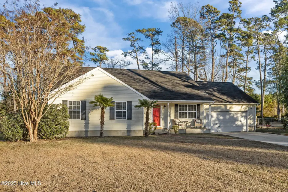2000 Clark Court, Morehead City, NC 28557 – photo 1 of 43: 1-web-or-mls-1S3A5802