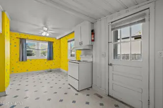 2205 Bay Street, Morehead City, NC 28557 – photo 7: Kitchen