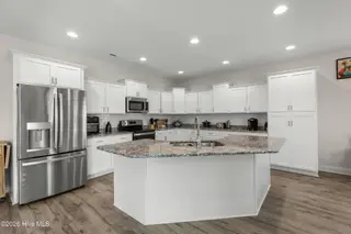 204 W Broughton Lane, Rocky Point, NC 28457 – photo 21: BroughtonW204-7kitShaneL33A4805-CR2