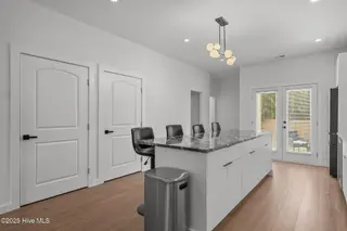 712 S 13th Street, Wilmington, NC 28401 – photo 4: 7-web-or-mls-DSC07891
