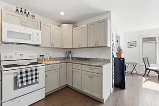 833 Pelican Drive, New Bern, NC 28560 – photo 13: Kitchen