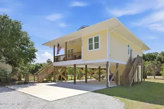 7205 Sound Drive, Emerald Isle, NC 28594 – photo 3: 6-web-or-mls-IMG_4571