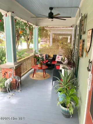 428 E 2nd Street, Washington, NC 27889 – photo 4: front porch