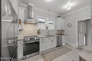 1811 Spencer Avenue, New Bern, NC 28560 – photo 16: 20-web-or-mls-0C0A0294