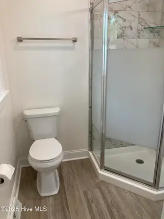 1709 Westwood Avenue W, Wilson, NC 27893 – photo 17: En-Suite Bathroom