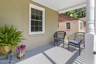 209 N Thompson Street, Whiteville, NC 28472 – photo 3: Front Porch
