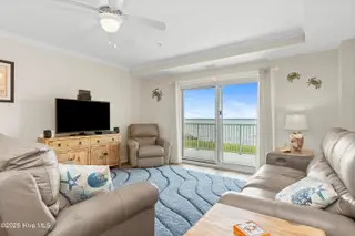 1550 Salter Path Road 103, Indian Beach, NC 28512 – photo 13: Family Room