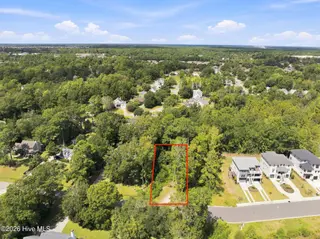 621 Vale Drive, Wilmington, NC 28411 – photo 7: 12-web-or-mls-DJI_20260909120811_0601_D
