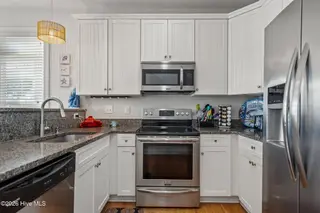 1612 Searay Lane Unit 2, Carolina Beach, NC 28428 – photo 5: 22-web-or-mls-DSC06109