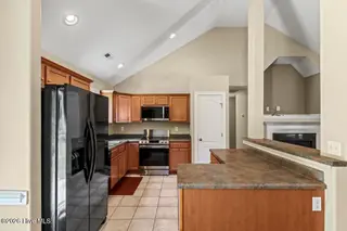 3613 Delesa Court, New Bern, NC 28560 — 3-bedroom home in Pinecrest Estates, New Bern, NC, photo 11 of 36