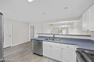 3967 Winds Ridge Drive, Wilmington, NC 28409 — 3-bedroom townhome in Winds Ridge, Wilmington, NC, photo 8 of 54: 9_kitchen