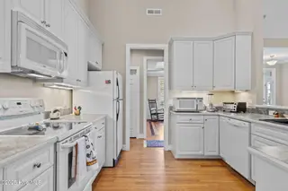 301 Foxwood Lane, Wilmington, NC 28409 – photo 16: 41-web-or-mls-DSC09654
