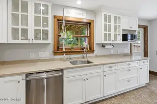 575 S Valley Road, Southern Pines, NC 28387 — 4-bedroom home in Golfcrest, Southern Pines, NC, photo 12 of 50
