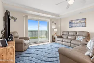 1550 Salter Path Road 103, Indian Beach, NC 28512 – photo 12: Family Room