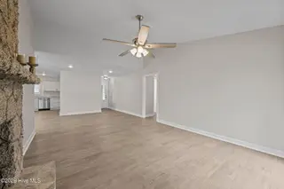 707 Plantation Drive, New Bern, NC 28562 – photo 8: 27-web-or-mls-DSC_2696