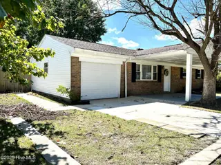 400 Ramsey Drive, Jacksonville, NC 28540 – photo 10: 5c9088a1-f9ce-4e52-a19e-a538faa25487