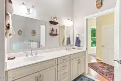 358 Shore Point Drive, Wilmington, NC 28411 — 5-bedroom waterfront home in Bayshore Estates, Wilmington, NC, photo 24 of 49