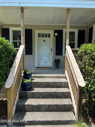 201 Harrell Street, Elizabeth City, NC 27909 – photo 3: Entry