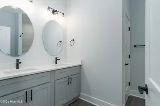 143 Laura Drive, New Bern, NC 28562 – photo 17: Primary Bathroom