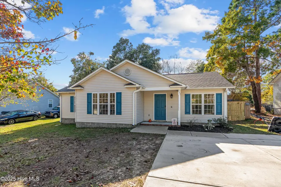 231 Cherry Road, Southport, NC 28461 – photo 1 of 27: 022-231CherryRoad-Southport-NC-28461-SMA