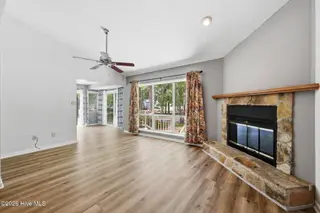 7601 Windward Drive, New Bern, NC 28560 – photo 6: Living Area