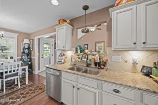 402 Meadowlark Drive, Winterville, NC 28590 – photo 2: 23-web-or-mls-BLS_0042