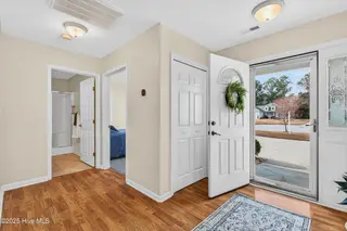 404 Jasmine N, Swansboro, NC 28584 — 3-bedroom condo in The Villages at Swansboro, Swansboro, NC, photo 7 of 36