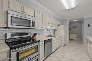 855 Salter Path Road 108, Indian Beach, NC 28512 – photo 16: 13-web-or-mls-1S3A5190