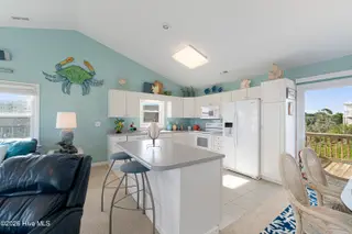 118 Heverly Drive, Emerald Isle, NC 28594 – photo 15: Kitchen