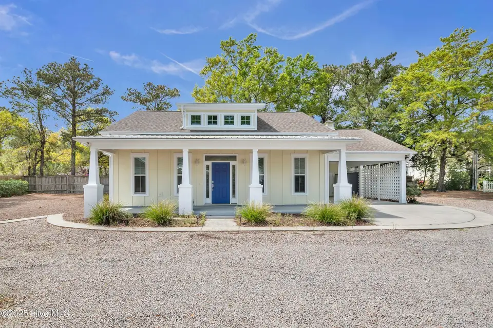 511 Spencer Farlow Drive, Carolina Beach, NC 28428 – photo 1 of 39: 511spencer-farlowdr_00001