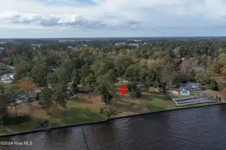 2108 18 Neuse Cliffs Drive, New Bern, NC 28560 – photo 2: 2108 Neuse Cliffs Rd-2