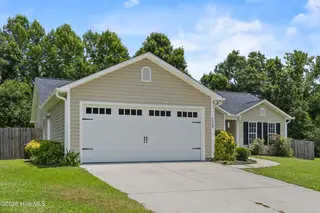 113 Rolling Meadow Drive, Richlands, NC 28574 — 3-bedroom home in Rolling Meadows, Richlands, NC, photo 3 of 46: 3_front exterior