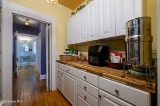 406 Queen Street, New Bern, NC 28560 – photo 23: Pantry