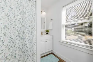 1913 Adams Street, Wilmington, NC 28401 – photo 22: vmasterbath2