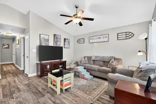 132 Woodbury Farm Drive, Jacksonville, NC 28540 – photo 5: 05