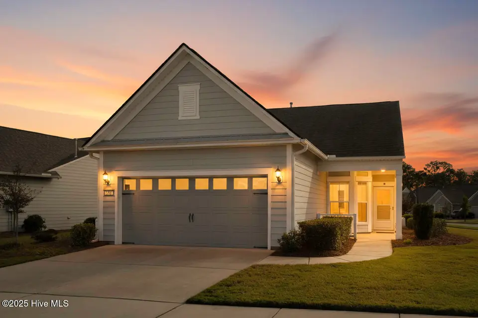 704 Broomsedge Terrace, Wilmington, NC 28412 – photo 1 of 31: 704 Broomsedge At Dusk