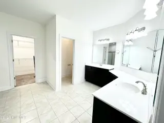 3009 Sharpnose Street, New Bern, NC 28562 – photo 21: Master Bathroom