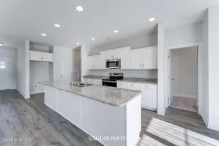 422 Montgomery Drive, Jacksonville, NC 28546 – photo 12: SIMILAR PHOTO SHILOH-14