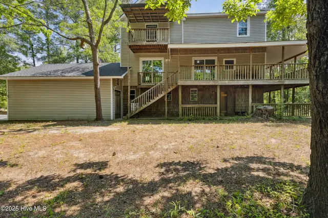 975 River Bend Drive, Burgaw, NC 28425