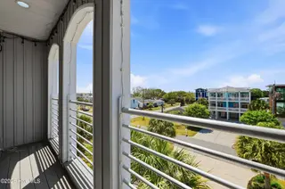 302 Alabama Avenue Unit 2, Carolina Beach, NC 28428 – photo 14: 39_302_alabama_ave_unit_2_039
