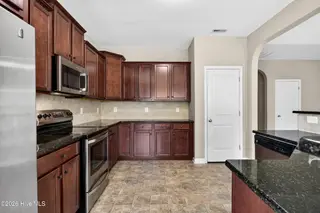 520 New Hanover Trail, Jacksonville, NC 28546 – photo 18