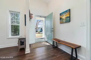 300 Sweetwater Cove, Newport, NC 28570 – photo 4: Foyer area view