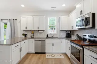 4164 Pegasus Parkway, Leland, NC 28451 – photo 11: upgraded backsplash