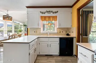 3232 Grey Leaf Drive, Wilmington, NC 28409 — 4-bedroom home in Woodberry Forest, Wilmington, NC, photo 12 of 51: 3232 Grey Leaf Kitchen 2