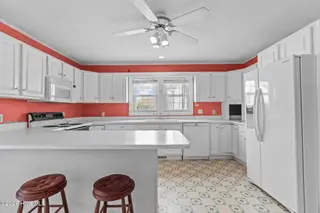 416 Spartanburg Avenue, Carolina Beach, NC 28428 – photo 12: 21-web-or-mls-BTS02022