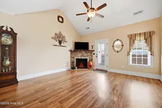 2012 Croyden Circle B, Greenville, NC 27834 – photo 24: Living Space