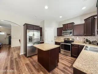 156 Cavalier Drive, Jacksonville, NC 28546 – photo 9: Kitchen
