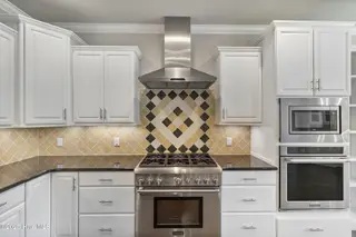 6618 Motts Village Road, Wilmington, NC 28412 – photo 13: 15_kitchen